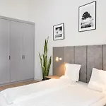 Apartment Rentplanet - Bulwar Staromiejski Wroclaw