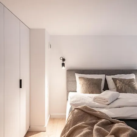Rentplanet - Bulwar Staromiejski Апартаменты
