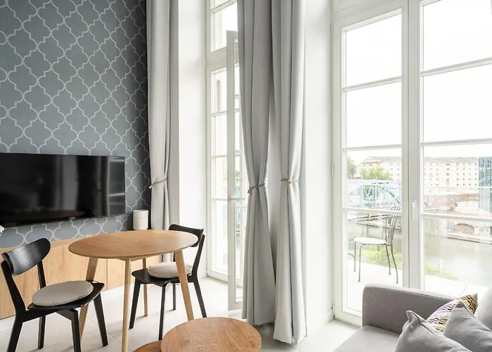 Rentplanet - Bulwar Staromiejski Apartment *